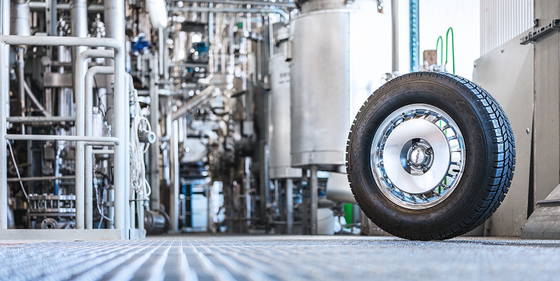 Reifen aus biomimetischem Synthesekautschuk BISYKA, sie können mit Bestandsanlagen in großtechnischem Maßstab produzieren werden. 