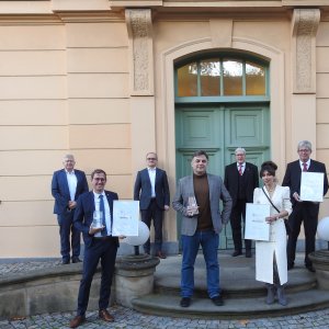 Gruppenfoto mit Preisträgern des Brandenburger Innovationspreises 2020