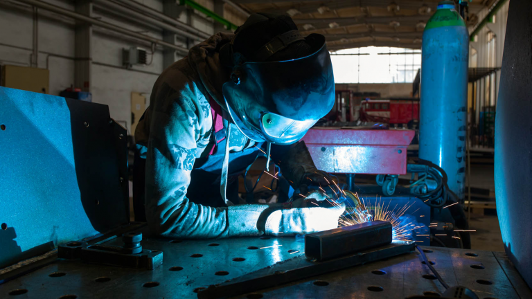 Clusterkonferenz Metall Brandenburg Innovationstreiber Fachkräfte Clusterkonferenz Metall Brandenburg Fachkraft beim Schweißen