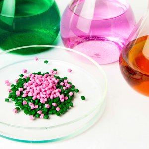 Kunststoffe und Chemie